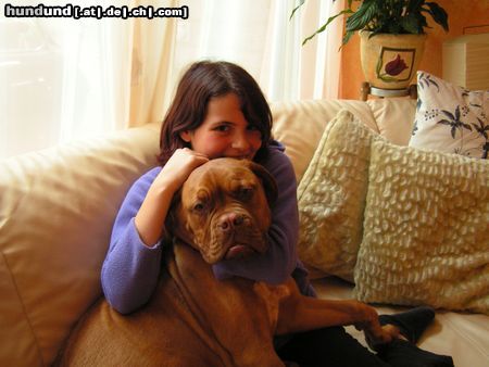 Bordeauxdogge Beim Kuscheln!!!